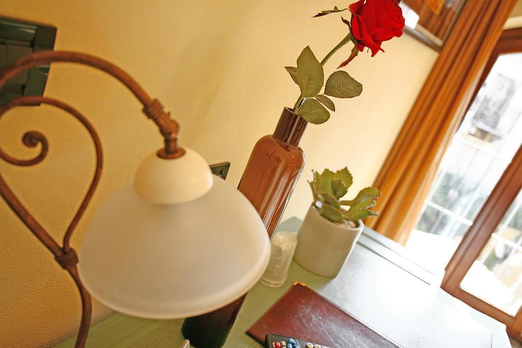 Hotel Antichi Cortili 도소부오노 외부 사진