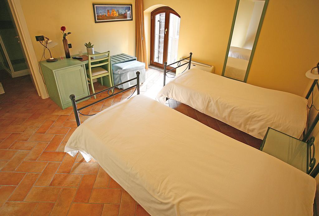 Hotel Antichi Cortili 도소부오노 외부 사진