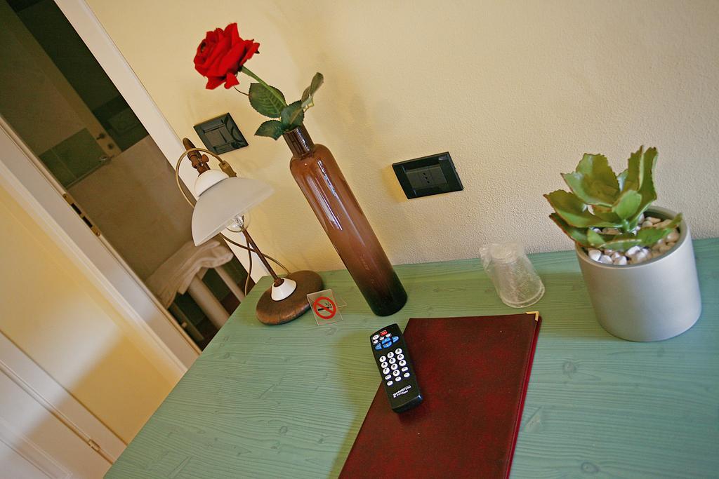 Hotel Antichi Cortili 도소부오노 외부 사진