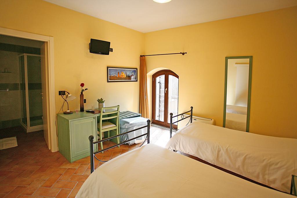 Hotel Antichi Cortili 도소부오노 외부 사진